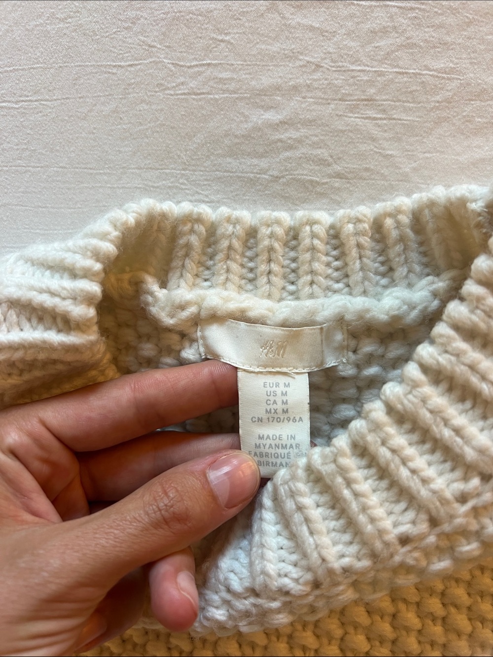 Womens Cream Knit Sleeveless Sweater Vest; Medium; Worn ONCE - Picture 3 of 4